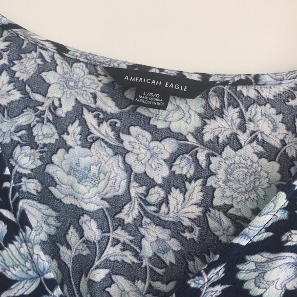 American Eagle floral pattern wrap around blouse - Picture 3 of 3